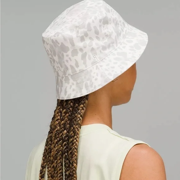Lululemon Both Ways Reversible Bucket Hat White/Cheetah Camo - Picture 5 of 6